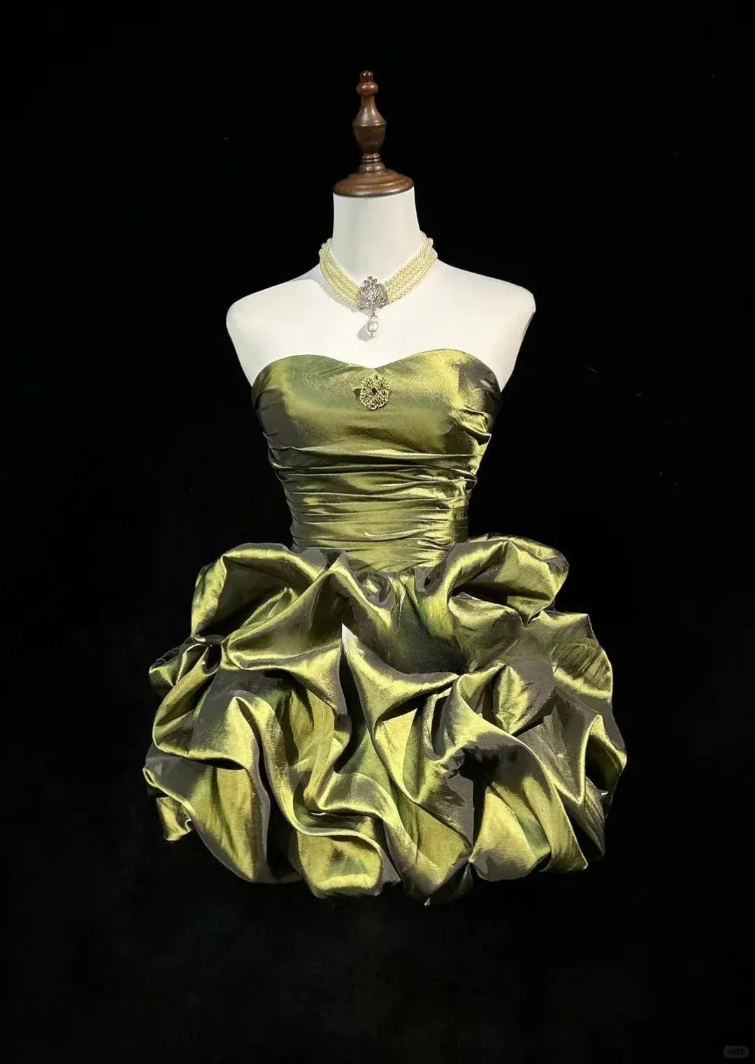 Vintage Retro Ballgown Sweetheart Ruched Satin Olive Green Short Homecoming Dress