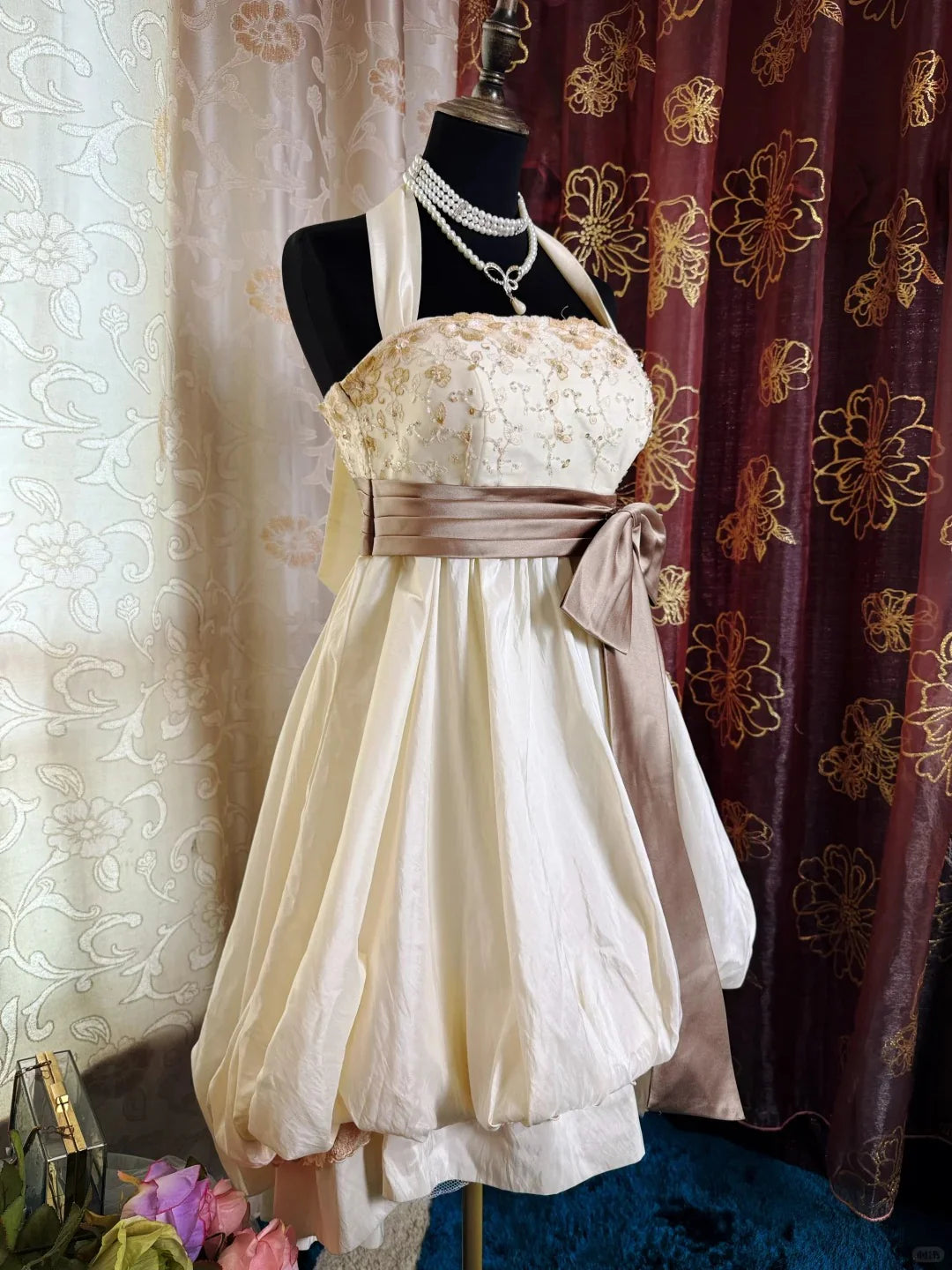 Vintage Satin Halter A Line Birthday Outfit Short Party Dress Homecoming Dress With Bubble Hem