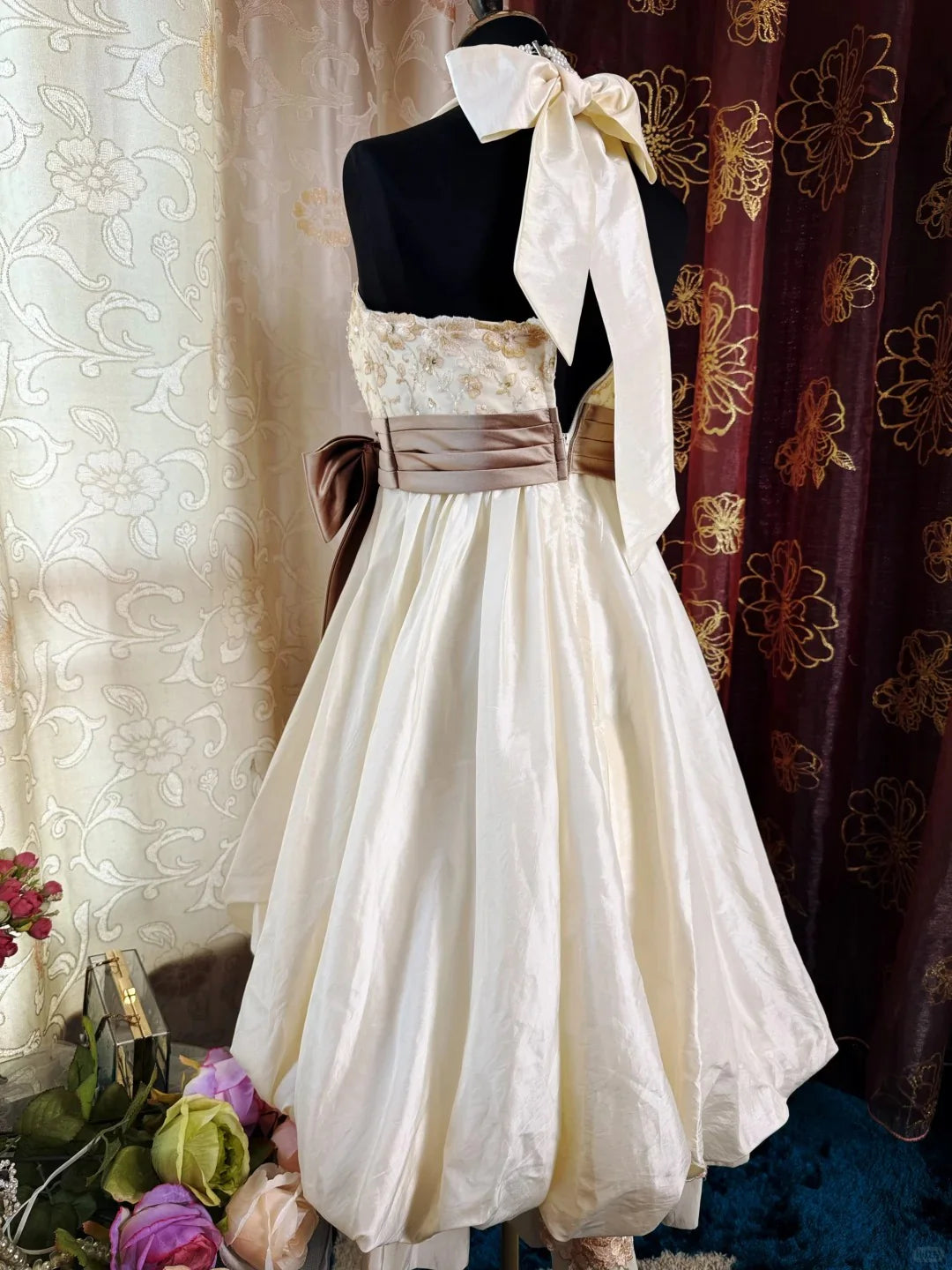 Vintage Satin Halter A Line Birthday Outfit Short Party Dress Homecoming Dress With Bubble Hem