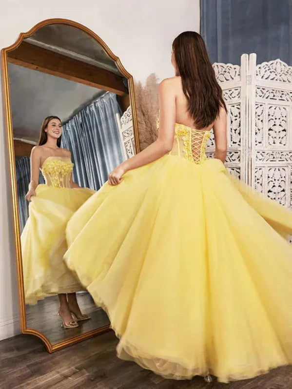 Whimsical A-Line Strapless Glitter Tulle Yellow Tea-Length Prom Dress With Appliques