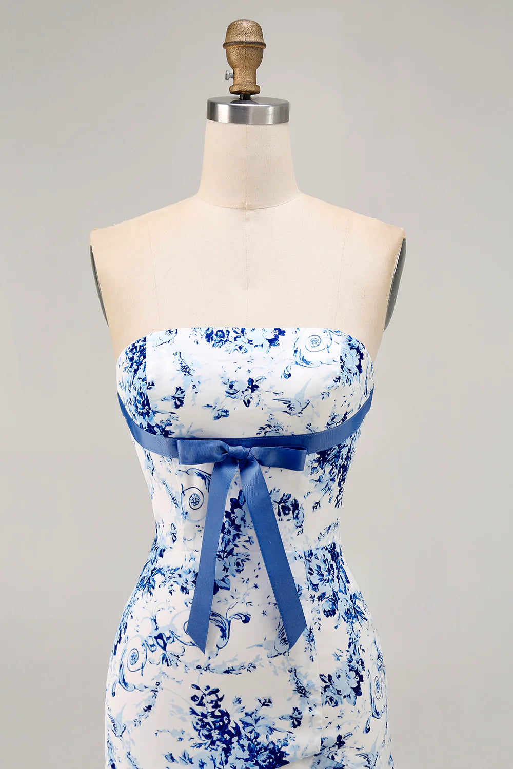 White Blue Flower Printed Bodycon Open Back Strapless Ruffles Short Homecoming Dress