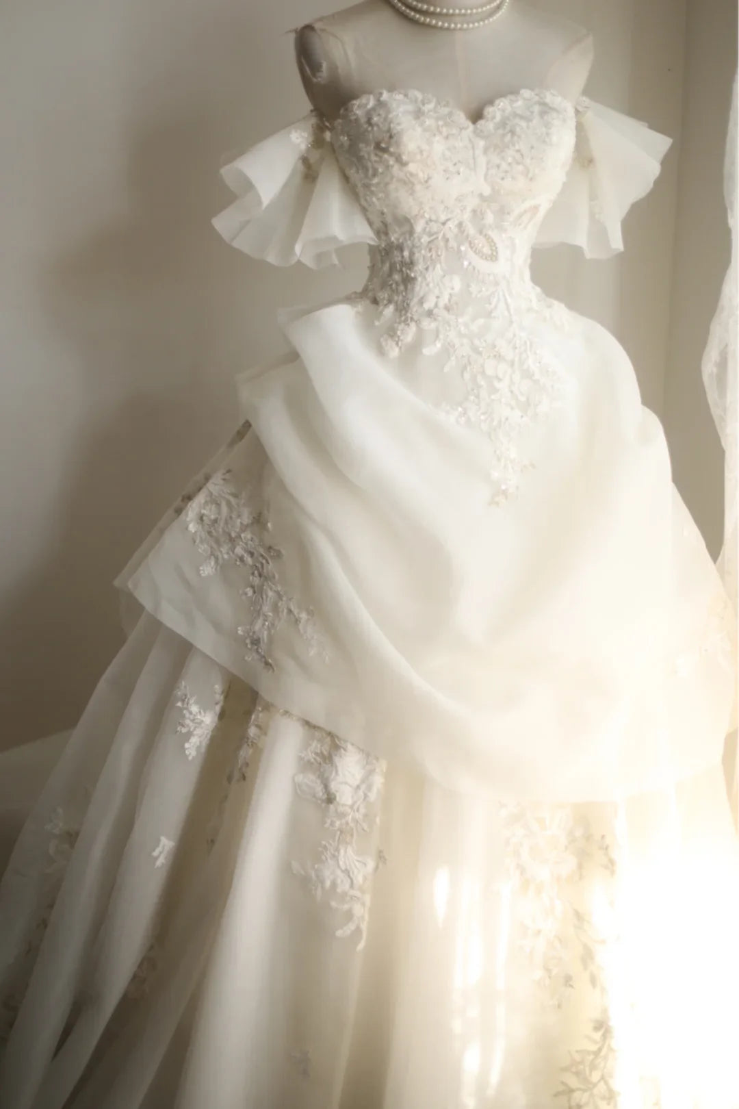 White Tulle Applique Beaded Long Wedding Dress Formal Prom Dress With Overlength Train