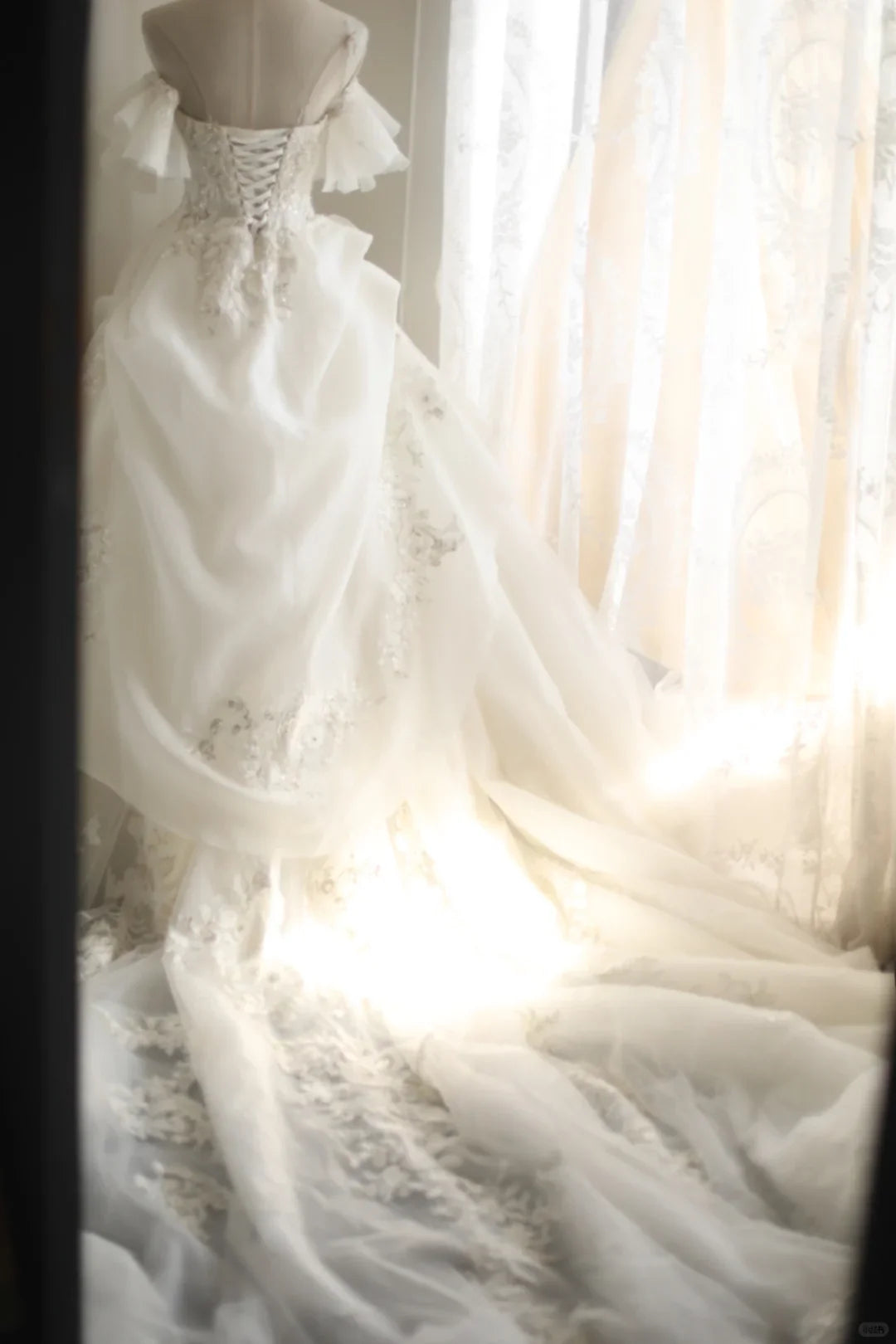 White Tulle Applique Beaded Long Wedding Dress Formal Prom Dress With Overlength Train