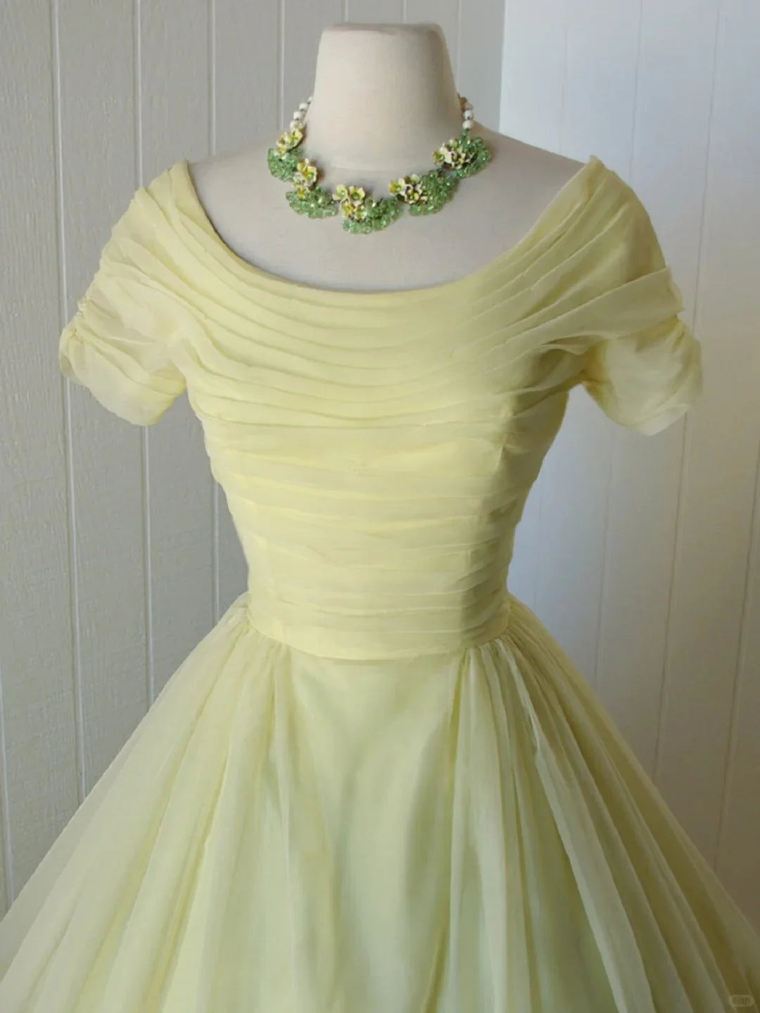 Yellow Tulle Pleated Round Neck Vintage Homecoming Dress A Line Short Party Dress
